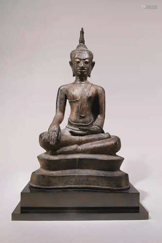 LARGE SITTING BUDDHA