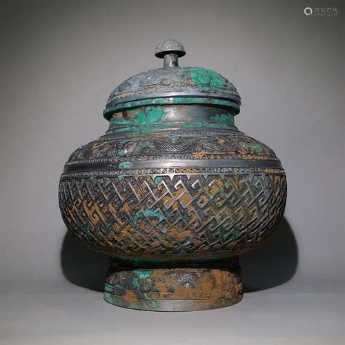 A WARRING STATES PERIOD BRONZE POT WITH LID