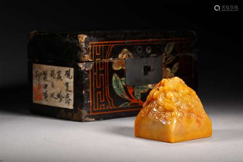 A QING DYNASTY TIANHUANG STONE SEAL