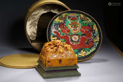 A QING DYNASTY TIANHUANG STONE SEAL