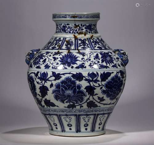 A YUAN DYNASTY BLUE AND WHITE FLOWER PATTERN BOTTLE