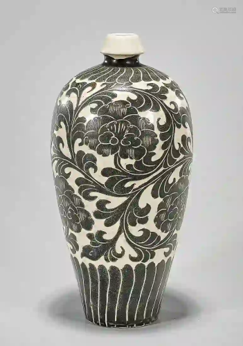 Chinese Black and White Glazed Ceramic Vase