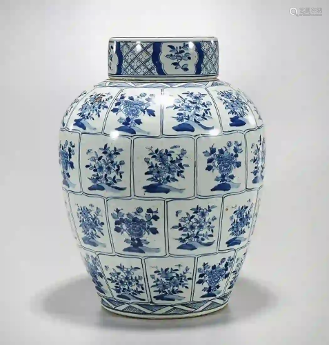 Chinese Blue and White Porcelain Covered Jar