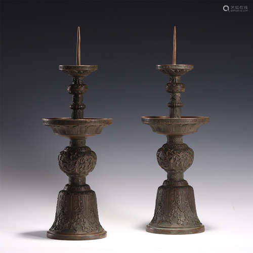 PAIR OF CHINESE BRONZE CANDLE HOLDER WITH ENGRAVED PATTERNS