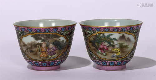 A PAIR OF CHINESE ENAMEL-PAINTED FIGURE STORY CUPS