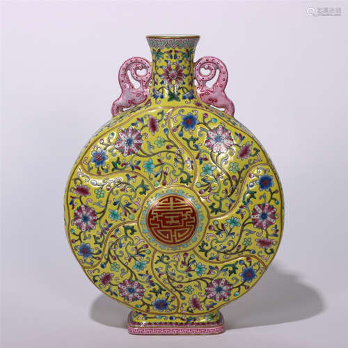 CHINESE FAMILLE ROSE FLORAL PATTERNS DOUBLE HANDLE FLAT VASE