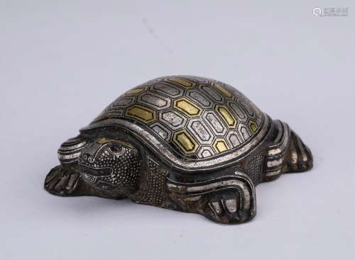 A WARRING STATES PERIOD GOLD AND SILVER INLAID TURTLE SHAPE ORNAMENT