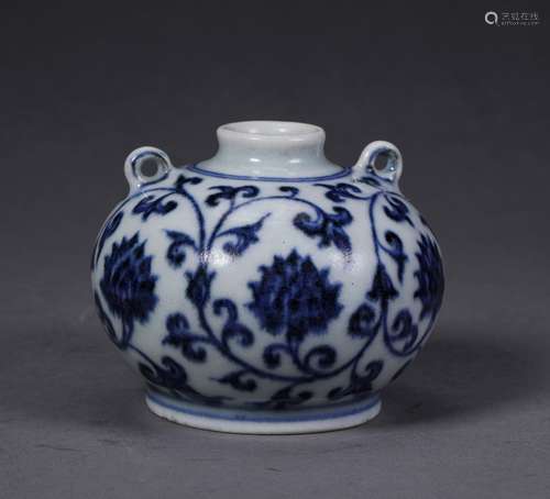 A MING DYNASTY FLOWER PATTERN POT