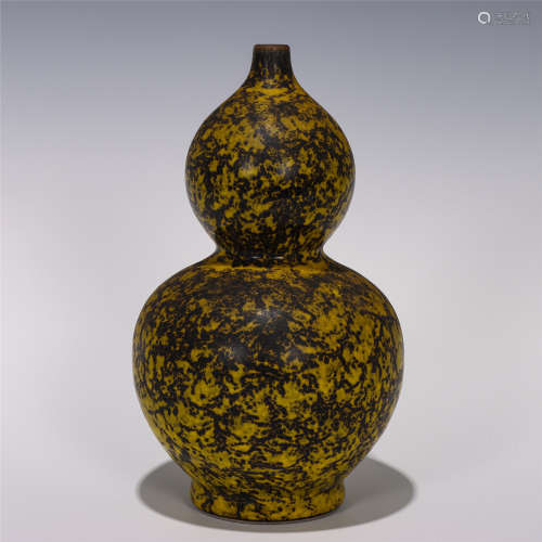 CHINESE YELLOW AND BROWN GLAZE GOURD SHAPE VASE