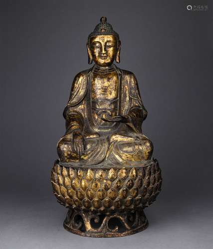 A MING DYNASTY GILTING BRONZE SAKYAMUNI STATUE