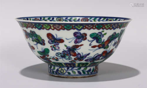 CHINESE BLUE AND WHITE DOUCAI BUTTERFLY PATTERNS BOWL