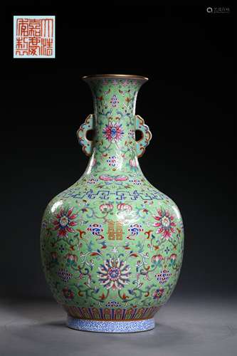 A QING DYNASTY LOTUS FLOWER BOTTLE