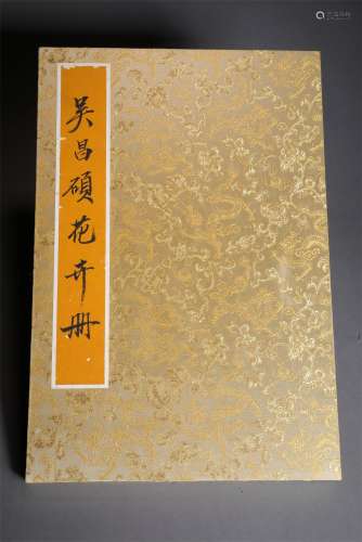 AN ANCIENT CHINESE FLOWER PAINTING ALBUM, WU CHANGSHUO MARKED