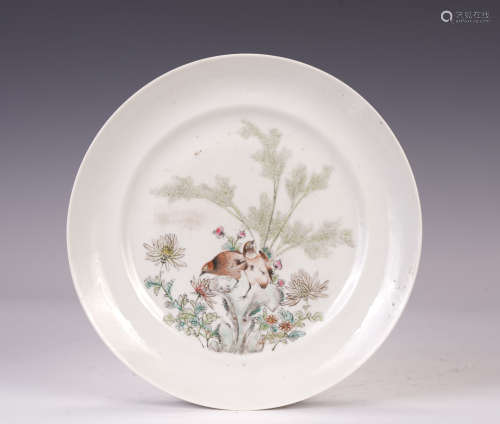A CHINESE FAMILLE ROSE FLOWER AND BIRD PATTERN VIEWS PLATE