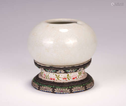 A CHINESE GE GLAZE WATER BOWL