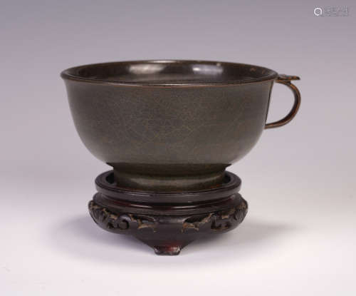 A CHINESE EEL-SKIN GLAZED CUP