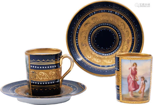 十八世紀藍釉描金開光人物杯兩組