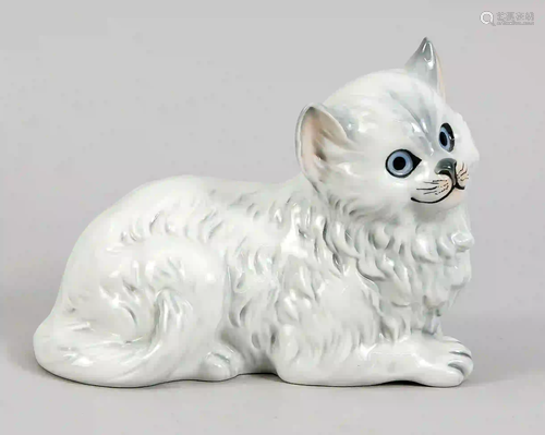 Lying kitten, Ens, polychrome paint