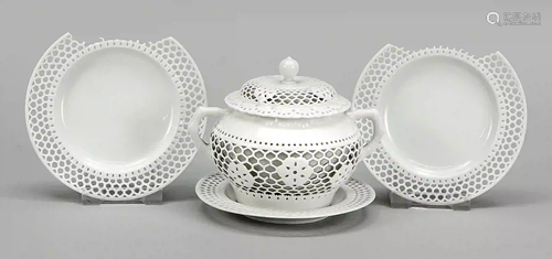 Extraordinary sugar bowl with 3 sau