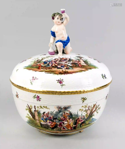 Round lidded tureen, so-called punc