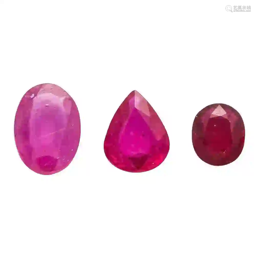 3 rubies, total 12.66 ct, oval and