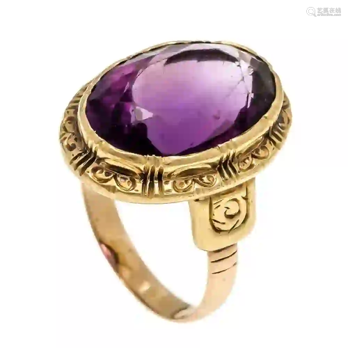 Amethyst ring G 585/000 with an ov