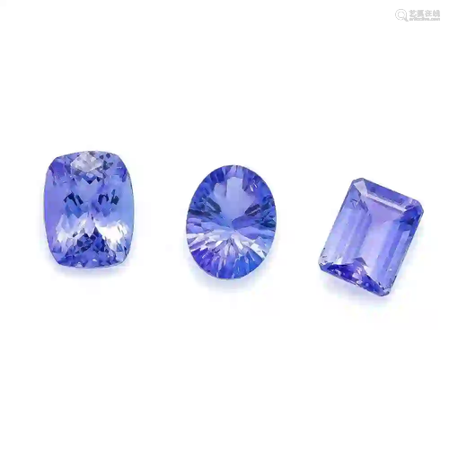 3 tanzanites, total 6.11 ct, bluis