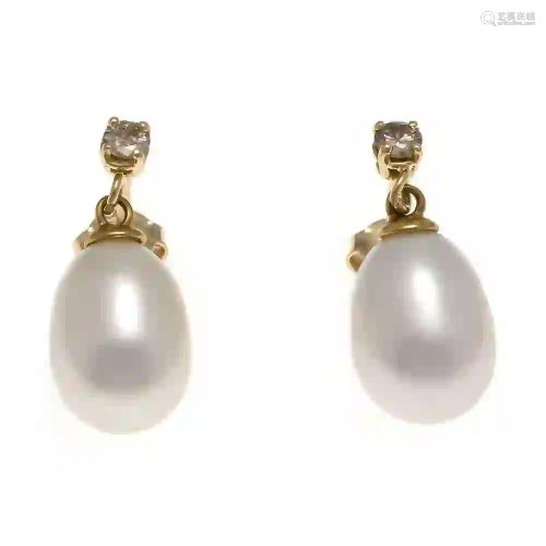 Cultured pearl brilliant ear studs