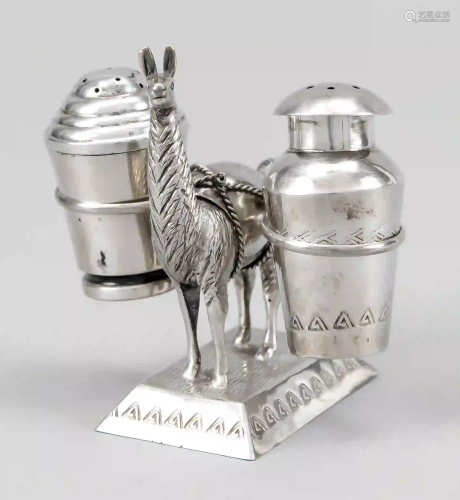 Figural salt and pepper shaker, 20t