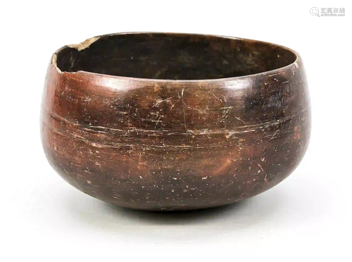 Kramik bowl of the Mayan culture, 3