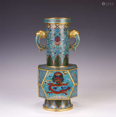 A CHINESE CLOISONNE ENAMEL GILDING DRAGON PATTERN VIEWS VASE