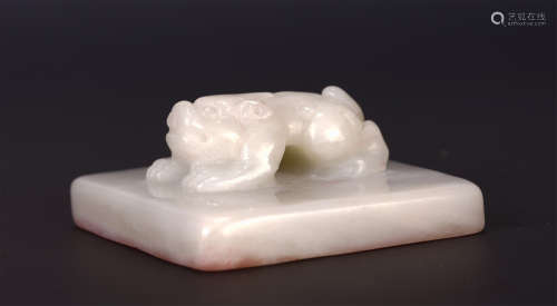 A CHINESE WHITE JADE BEAST HANDLE SEAL