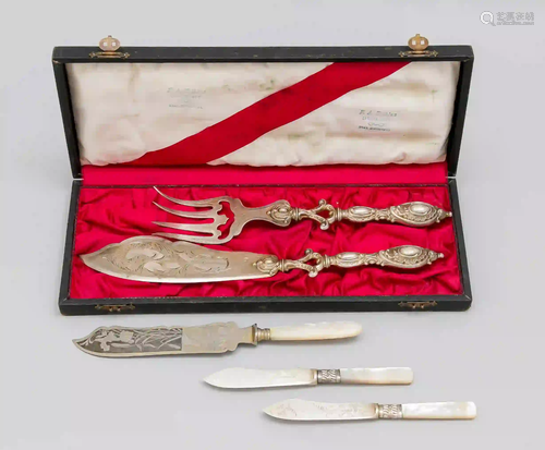 Two-piece fish serving set, around