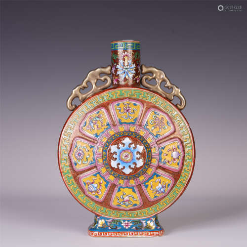 A CHINESE FAMILLE ROSE MOON FLASK VASE WITH EIGHT TREASURES PATTERN