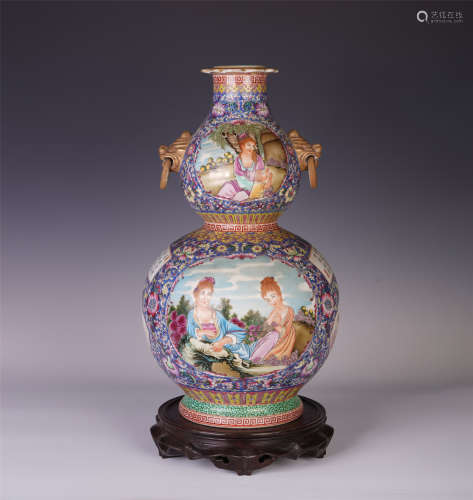 A CHINESE ENAMEL FLOWER FIGURE STORY DOUBLE HANDLE GOURD VASE