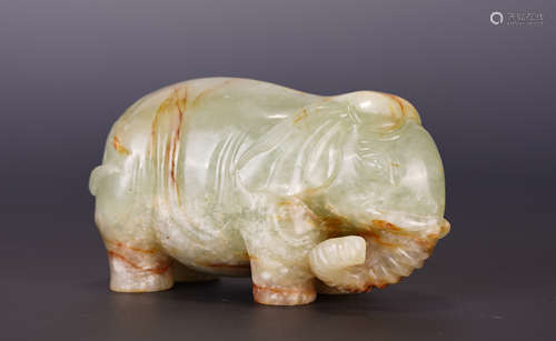 A CHINESE JADE ELEPHANT TABLE ITEM