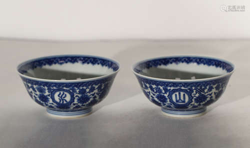 PAIR OF CHINESE BLUE&WHITE FLOWER PATTERN PORCELAIN BOWLS