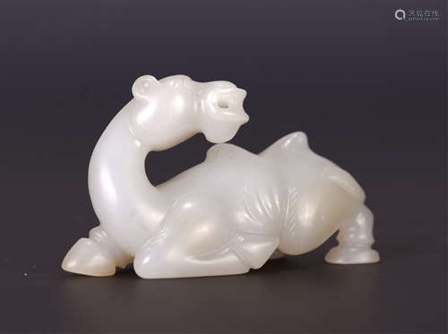 A CHINESE WHITE JADE BEAST SHAPE PAPERWEIGHT