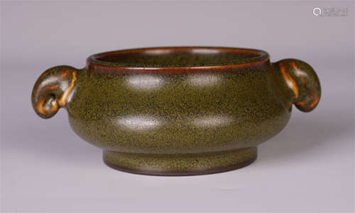 A CHINESE EEL-SKIN GLAZED DOUBLE HANDLE ROUND CENSER