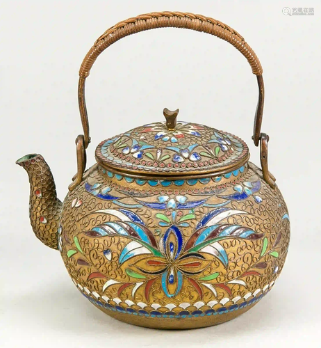 Small champ-levÃ©e cloisonnÃ© teapot,