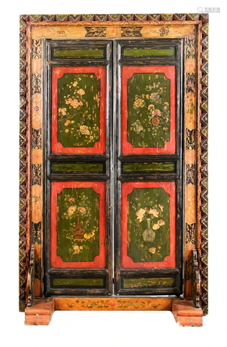 Large Chinese door with border, 19t