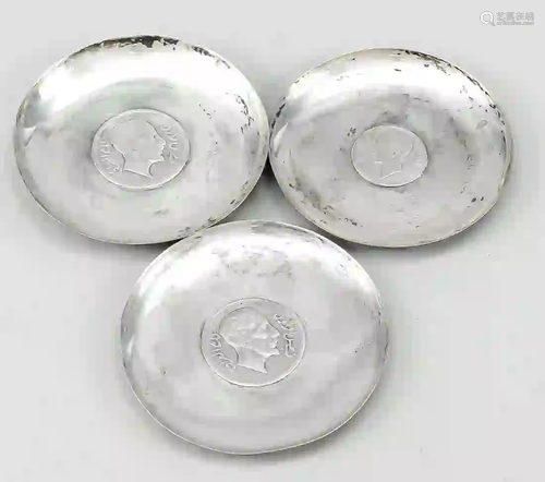 Three round bowls, 20th century, si