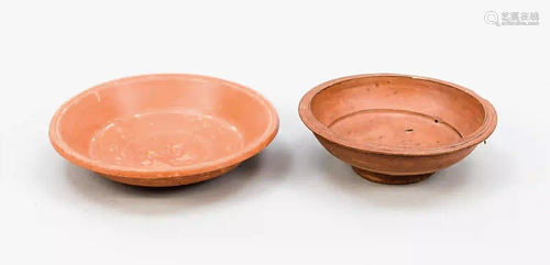 2 small bowls, ca. 200-400 AD, terr