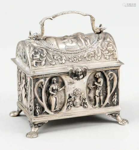 Miniature round-lidded chest, Germa