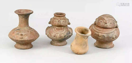 4 (Pre-) Colombian ceramics, age un