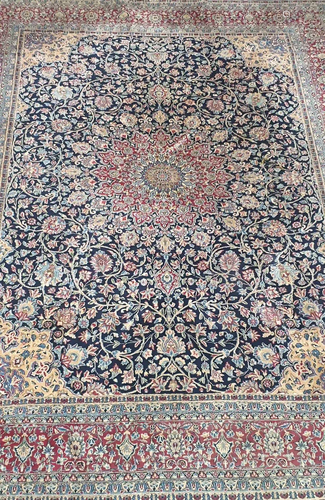 Carpet, 387 x 305 cm