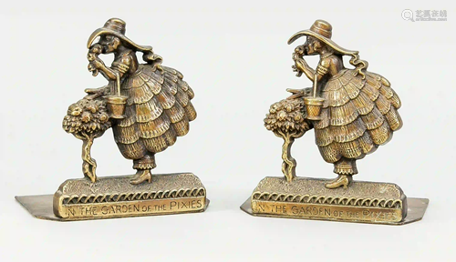 2 bookends, England, 20th c., brass