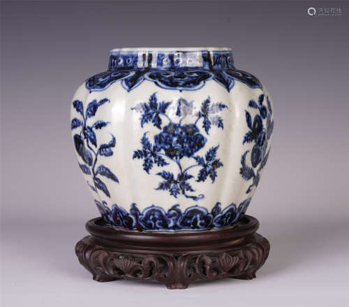 A CHINESE BLUE AND WHITE MELON SHAPE JAR