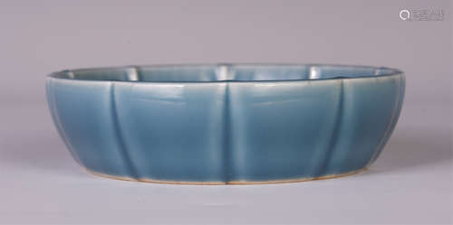 A CHINESE CELADON GLAZE FLOWER SHAPE BRUSH WASHER