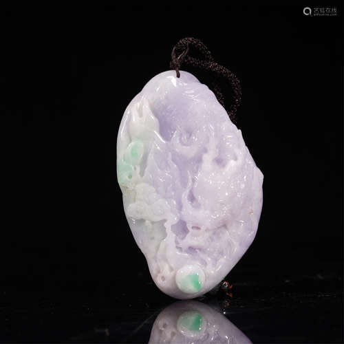 A CHINESE DRAGON PATTERN JADEITE PENDANT